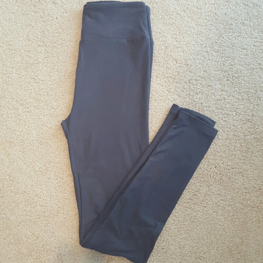 Solid gray LuLaRoe leggings